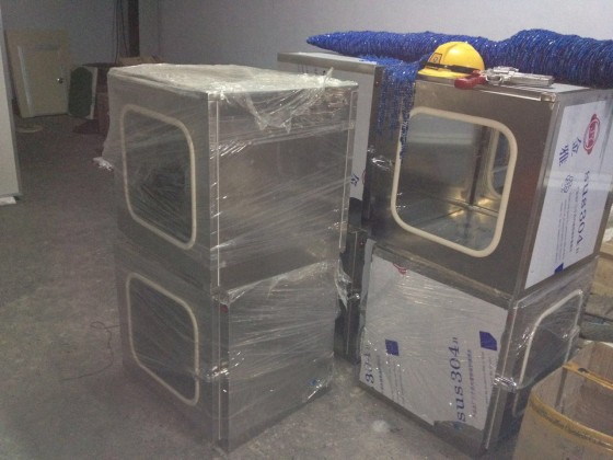 机械互锁式传递窗